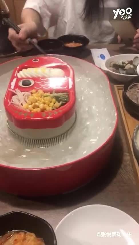 网红美食是否都好看些,颜值与美味并存的风靡之谜