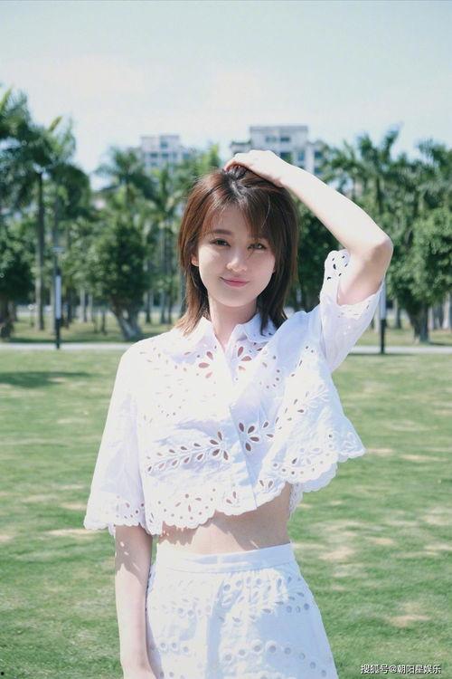 瓜州中学王鸥老师照片高清,教育之光，照亮学子未来